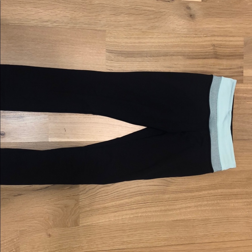 Lululemon Green band leggings!!